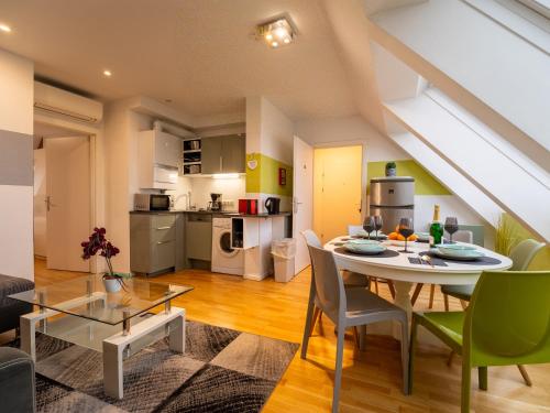 Rooftop Apartment for 6, Air Conditioning, Rooftop Terrace, by Metro, Vienna (photo 8)
