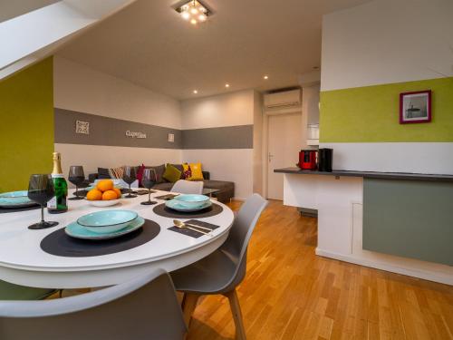 Rooftop Apartment for 6, Air Conditioning, Rooftop Terrace, by Metro, Vienna (photo 3)