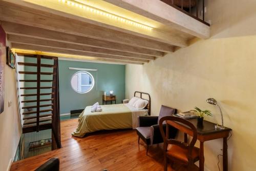 Unique stylish house in beautiful Graça, Lisbon