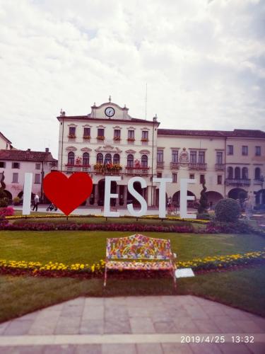 景觀, La Casetta Retrò (La Casetta Retro) in 艾斯特
