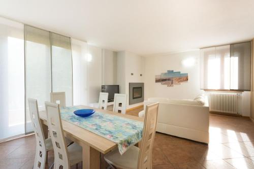 villa between lake and mountains in Valbrona