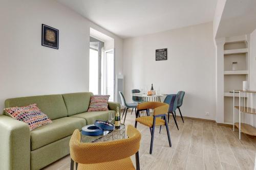 TBS 98 - Superb terrace apartment in Paris 15
