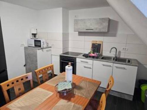 Schöne Vollausgestattete Monteurs- Gästewohnung in der Gartenstadt Leuna und nähe Geiseltalsee 2407 in Leuna, Deutschland