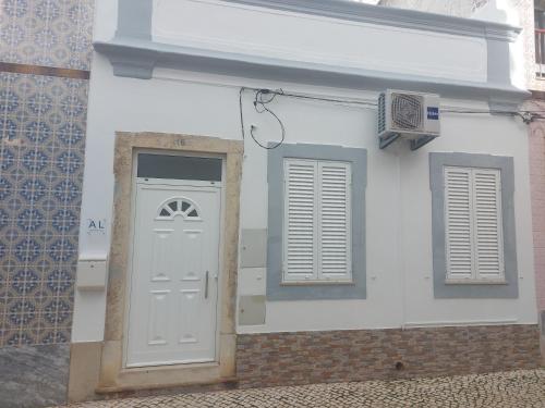 Exterior view, Casa do Largo - 5 min do Mercado e do Cais dos barcos para as Ilhas da Ria Formosa in Olhao