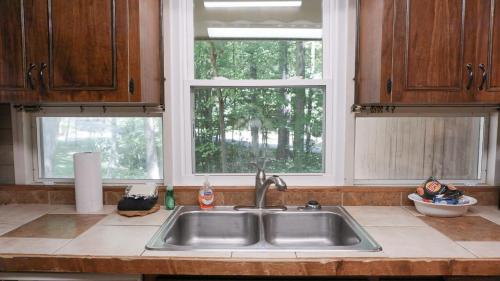 Shady Woods Cabin - image 8
