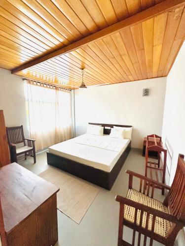 Harmony Guest House & Top Secret Beach in Hikkaduwa
