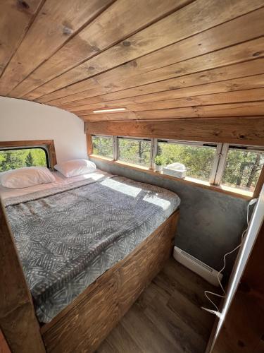 1 double bed, 2 bunk beds