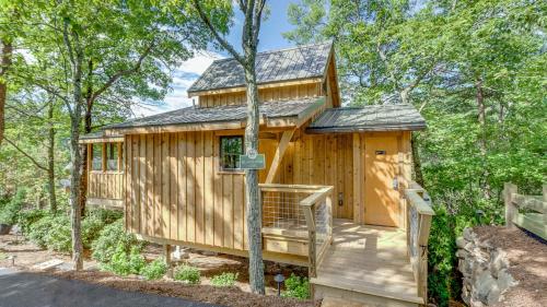 The Blackjack Oak in Treehouse Grove at Norton Creek in Gatlinburg, USA