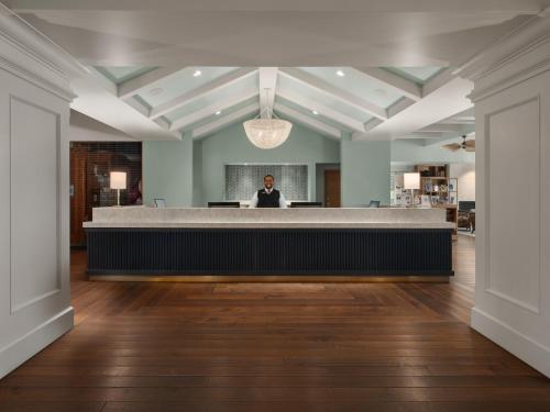 Lobby, Grotto Bay Beach Resort in Hamilton