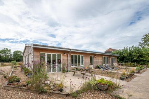 Iekārtas, 2 Bed in Stelling Minnis oc-ek716 in Elmsteda
