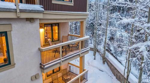 Ski In Out Breckenridge Condo with Shared Hot Tubs in Four O'Clock