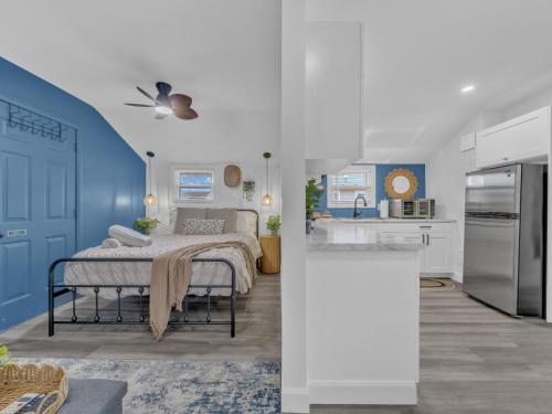 Parkview Boho Cottage 4 - Birch Burrow in เลียมิงตัน (ON)