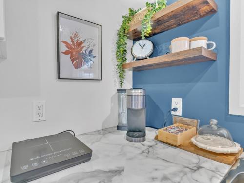 Parkview Boho Cottage 4 - Birch Burrow in เลียมิงตัน (ON)