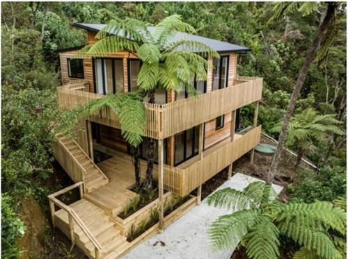 Ponga House - Kaitoke Waters in Great Barrier Island