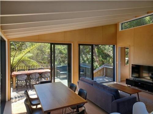 Ponga House - Kaitoke Waters in Great Barrier Island