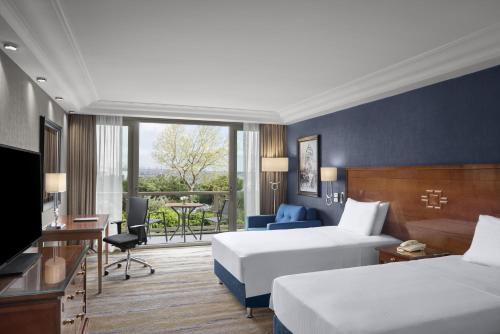 room detail thumbnail 1