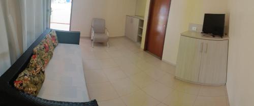 1 queen bed, 1 twin bed, 1 sofa bed