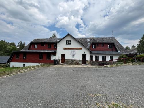 Apartmány Hamříkova stáj – khách sạn tại Mala Moravka