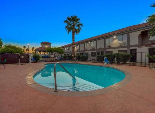 . Americas Best Value Inn Apache Junction