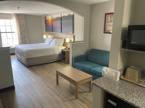 Days Inn by Wyndham Dallas Plano - main image