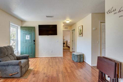 Close to Highway and Border North Florida Hideaway in Jennings (FL)