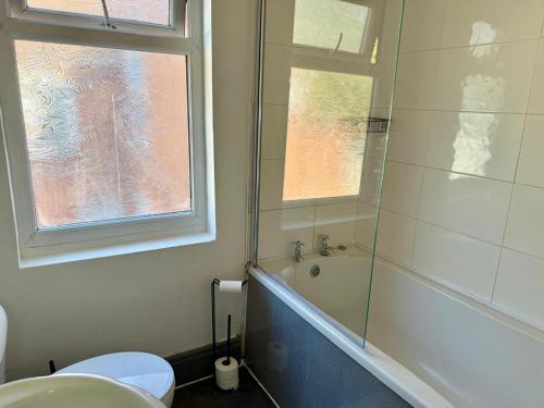 Shower, The Quite Resort in Handsworth Wood