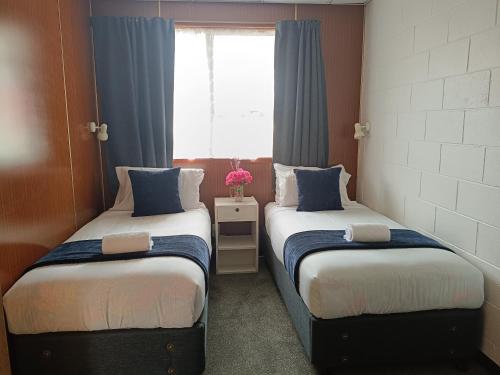 2 bedrooms, 3 beds