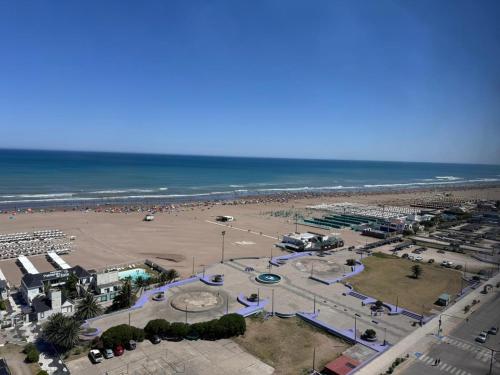 MONOAMBIENTE EDIFICIO OCEANO NECOCHEA frente al mar,