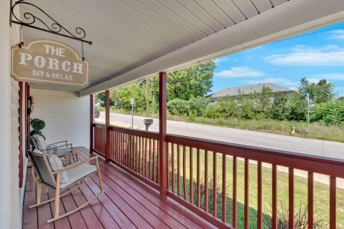 State Street Retreat w Hot Tub, Firepit, Dogs OK in Bristol (TN)