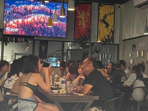 delat sällskapsrum/tv-rum, Tube18 in Green Island