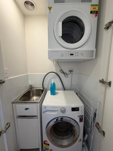 Bright Stylish 2B2B Apartment in Leichhardt in Leichhardt