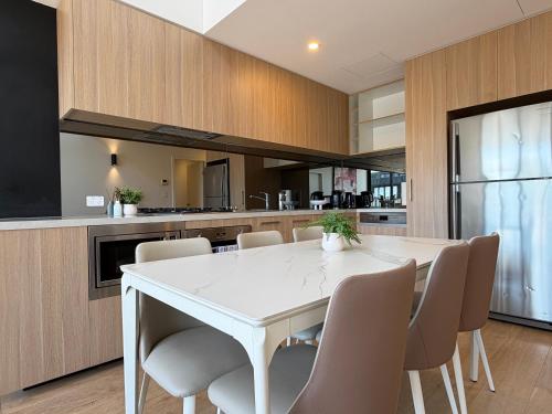 Bright Stylish 2B2B Apartment in Leichhardt in Leichhardt