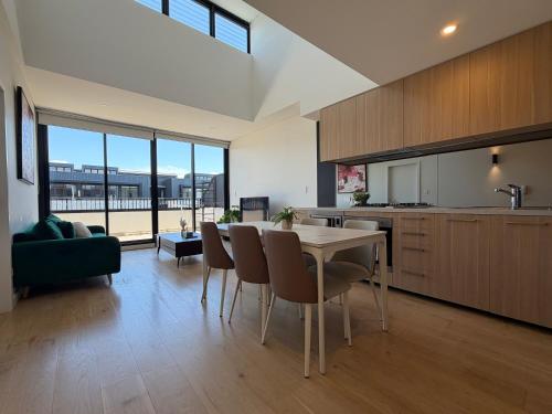 Bright Stylish 2B2B Apartment in Leichhardt in Leichhardt