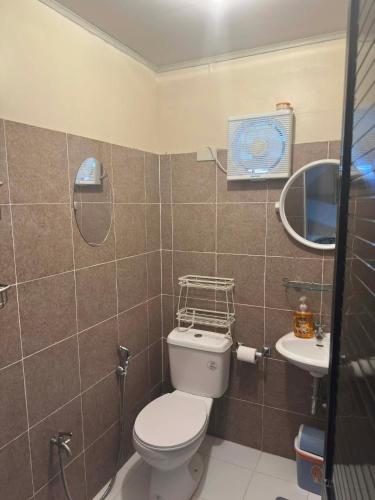 1 double bed, 1 twin bed