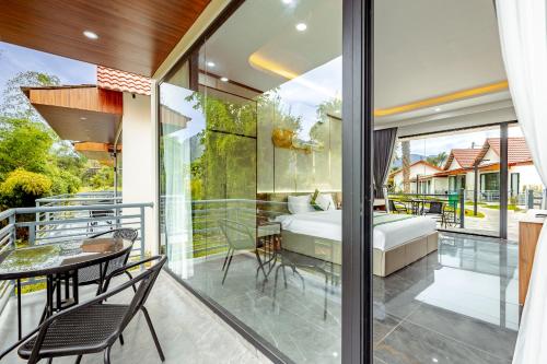 バルコニー/テラス, ルビー マウンテン ビュー リゾート (Ruby Mountain View Resort) in ヴァンヴィエン