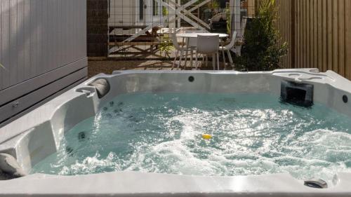 Forrest Caves Retreat in Surf Beach