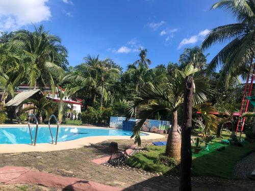 Skipper Joes Resort