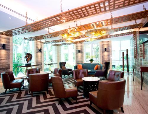 Bar/lounge, Vouk Hotel Suites in Gurney Drive