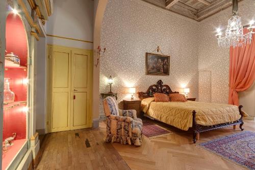 Palazzo Bucciolini - image 8