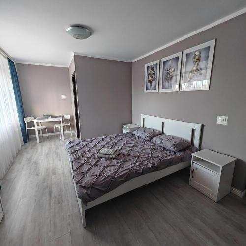 EVA's Rooms – khách sạn tại Orasul de Jos