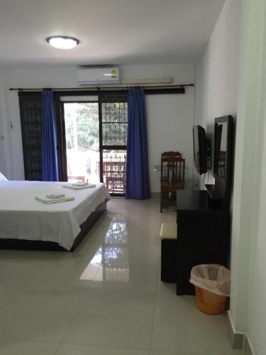 Rosie's Bar and Guesthouse