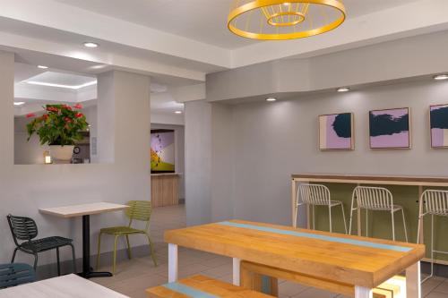Magnuson Hotel Fishkill - image 12