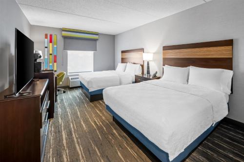 Hampton Inn and Suites Camp Springs - image 14