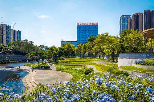 Vienna Hotel Shenzhen Longgang Vanke Li Jixiang Metro Station Branch - image 3