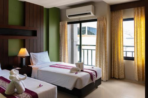 room detail thumbnail 1