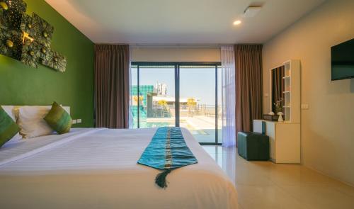 room detail thumbnail 0