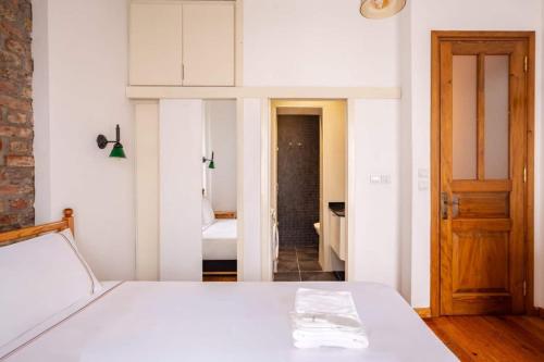 Charming 2BD2Bath Galata Tower Unique Home! #409 - image 7