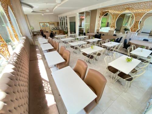Grand Bunda Hotel Syariah Bukittinggi Powered By Archipelago in 古格班恩