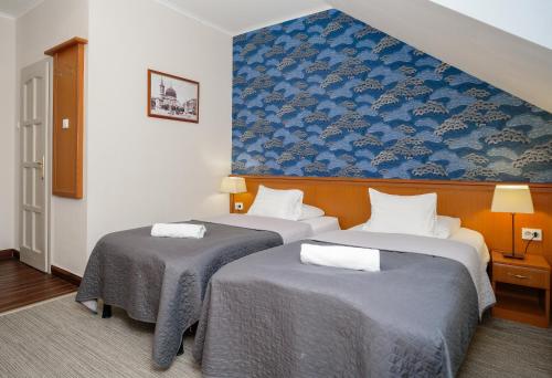 Konig Hotel in Pecs Downtown