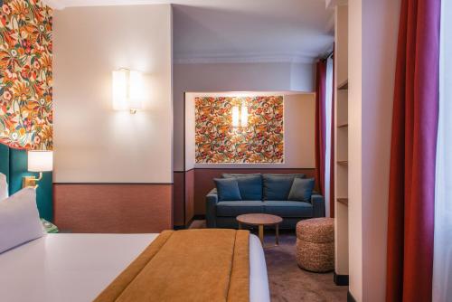 1 queen bed, 1 twin bed